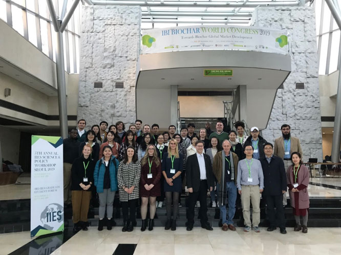 Group Photo, Science in Seoul: A visit to the 3rd Annual IIES Graduate Student Forum and 5th Annual IIES Science & Policy Workshop
